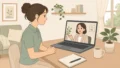 介護職の女性が自宅で転職エージェントとオンライン面談しているイラスト